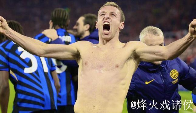 弗拉泰西：小时候踢前锋被迫改打中场