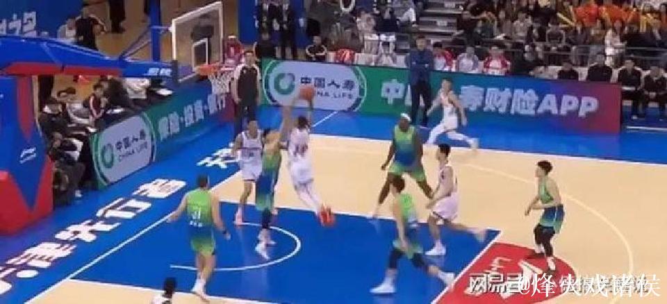 CBA-萨林杰25+13萨姆纳17分 广东胜天津迎8连胜